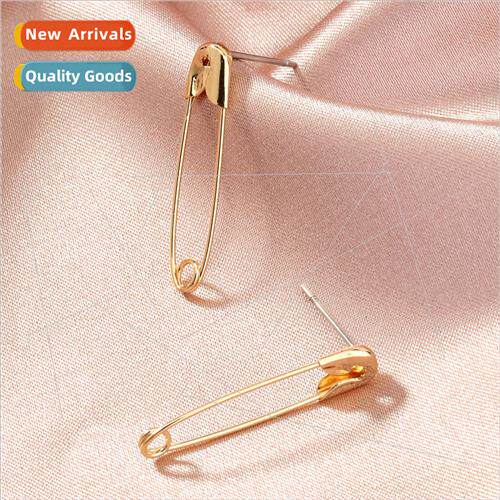 Europe earrings niche simple small pin earrings earrings fem