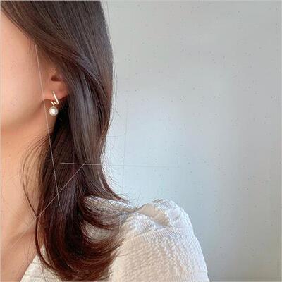 Korea new S925 silver needle niche twisted diamond pearl ear