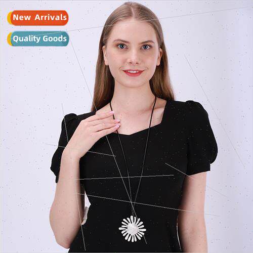 New Trend Fashion Flower Brushed Alloy Pendant Premium Hundr