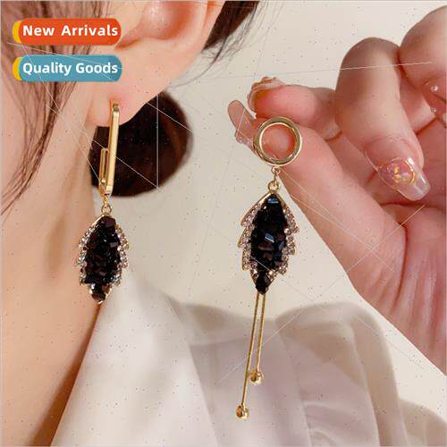 Fall winter new black crystal asymmetric leaf long earrings