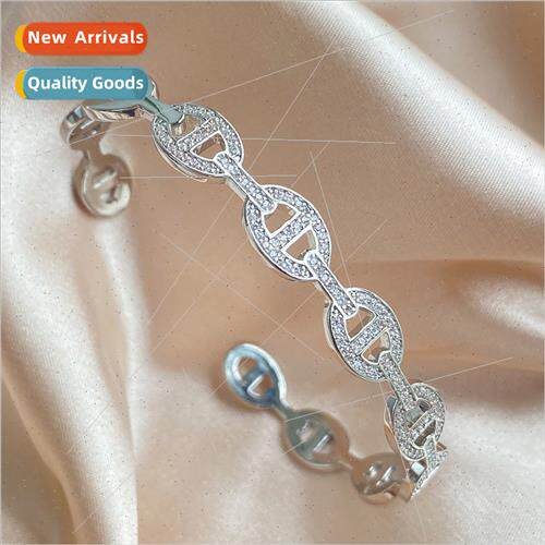 Fashion Copper wh Zirconia Pig Nose Bracelet Women Bracelet