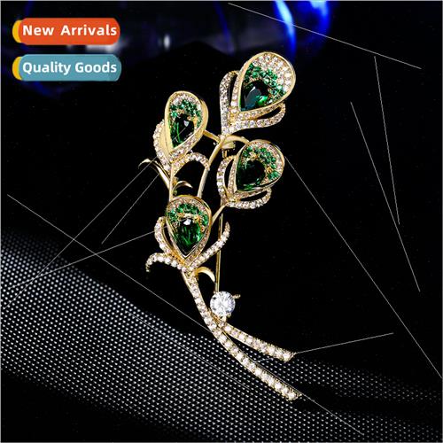 High-grade emerald peacock feather brooch atmospheric phoeni