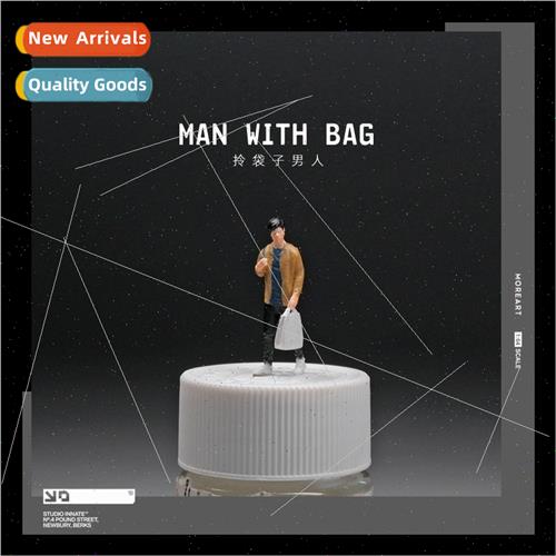 1:64 ltle man wh a bag boys model resin doll macro photograp