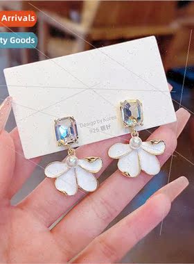 New  Spring Vibe Flower Earrings Female Sense Earrings