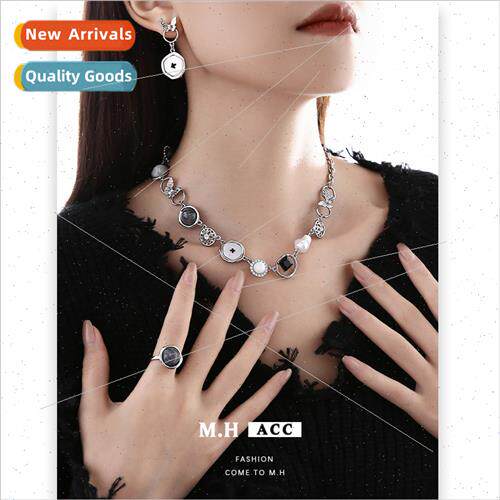 Baroque Resin Pearl Button Necklace Women Collarbone Chain E