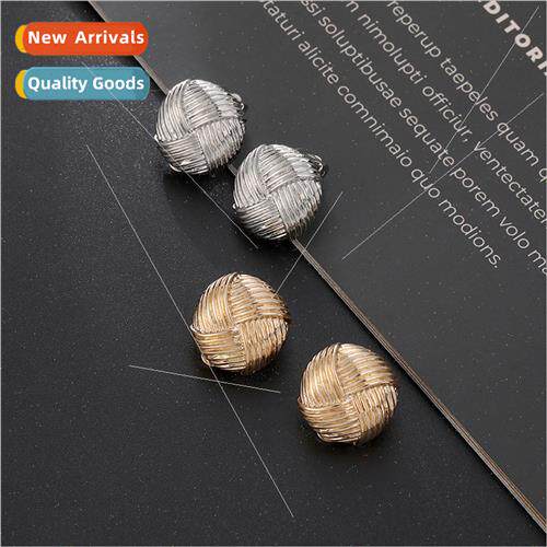 Earrings fashion cute simple earrings Europe earrings clip r