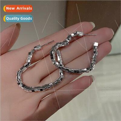Love earrings 2022 new nd niche premium silver earrings fema
