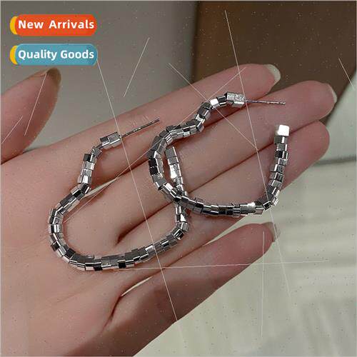 Love earrings 2022 new nd niche premium silver earrings fema
