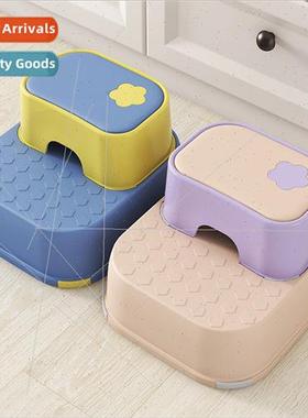 Baby bathroom footstool 1 a 2 years old small stool -slip fa