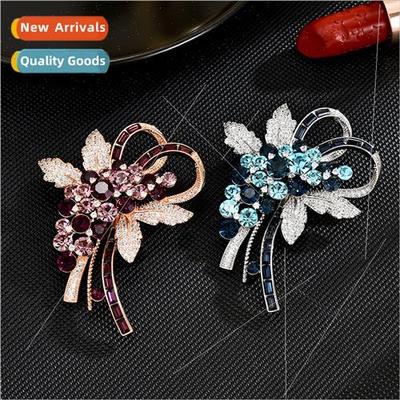 Europe  Flower Elegant Coat Accessories Brooch Delicate Vers