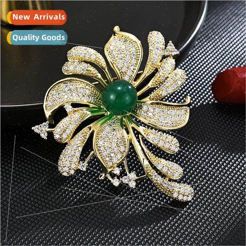 Elegant atmosphere micro-encrusted zirconia flower brooch cl