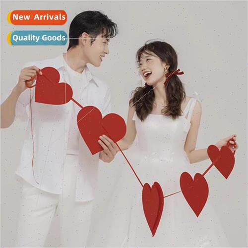 Newlyweds red festive felt heart pull flower license photo p