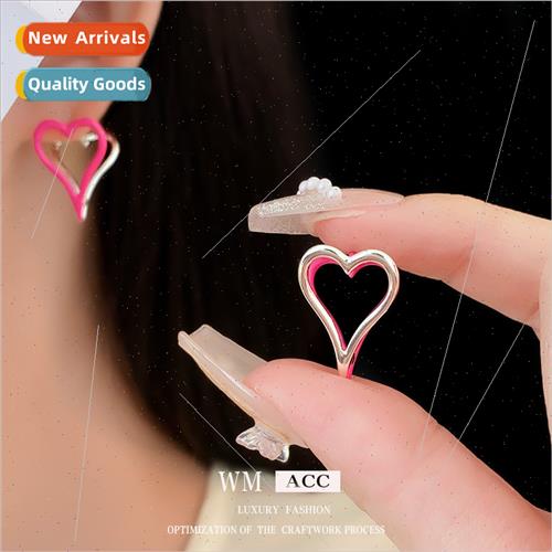 Pink hollow love bee after two wear earrings Korea ins simpl