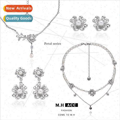 Natural pearl flower necklace female sweet cool hip-hop swea