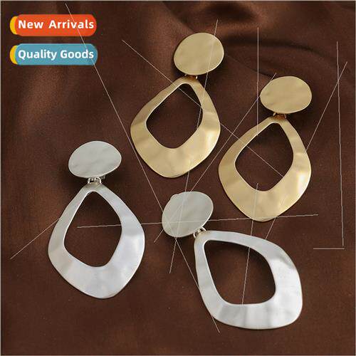 Europe Fashion Hundred Earrings Geometric Knockout Surface L