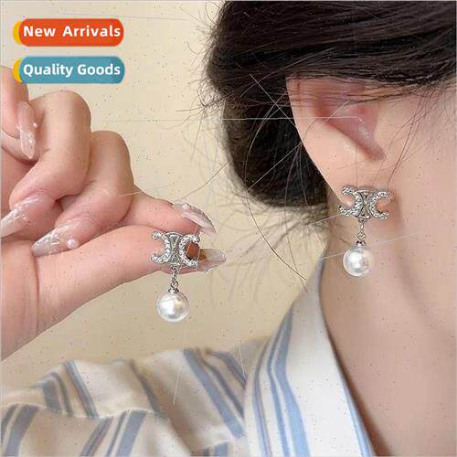 New c-shaped zirconia pearl earrings female niche sense earr