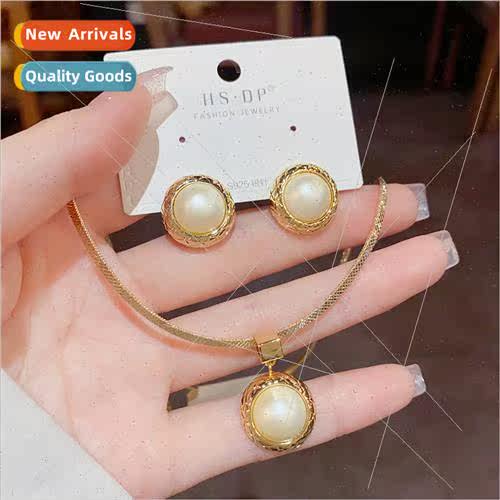 French romantic simple fashion metal round pearl earrings si