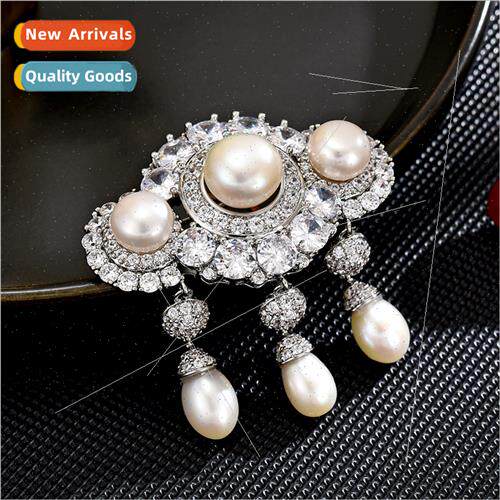 Europe court elegance classic high-grade tassel brooch hundr