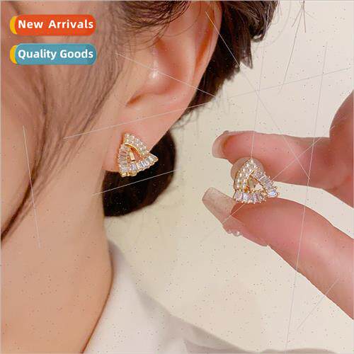 Korea sweet geometric triangle pearl zircon earrings s925 si
