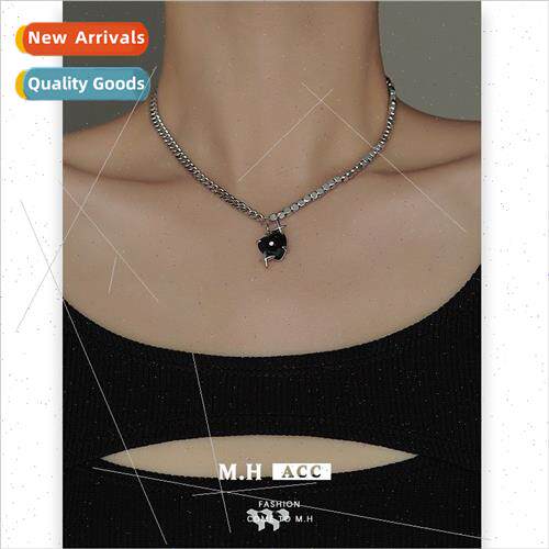 Quadrangle love heart necklace women dark wind sweet cool ni