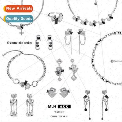 Autumn geometric square asymmetric earrings female diamond f