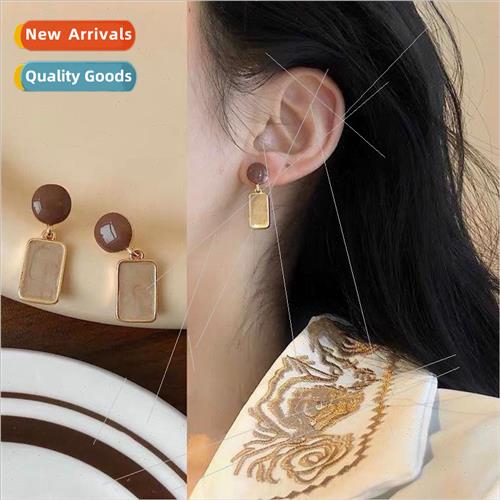 2022 Fall new retro HK earrings simple geometric earrings dr