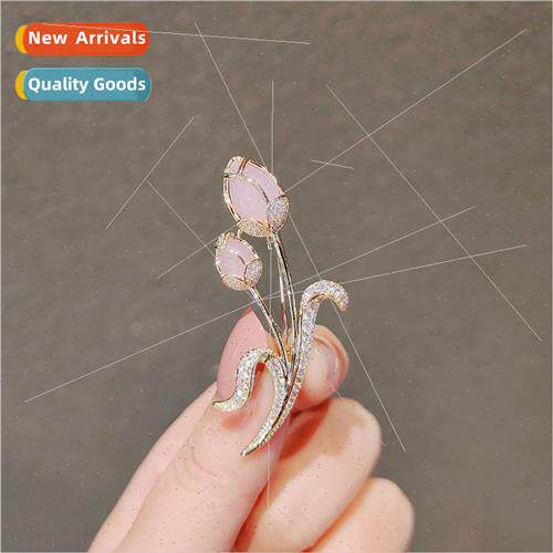 New tulip brooch female delicate coat anti-trailing buckle s