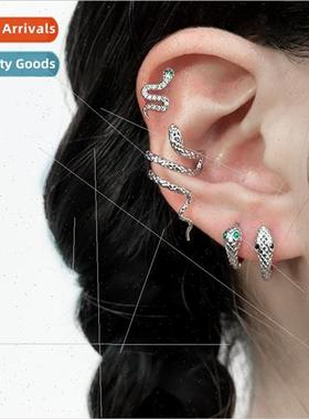 Snake earrings dark cool handsome three-dimensional arc smal