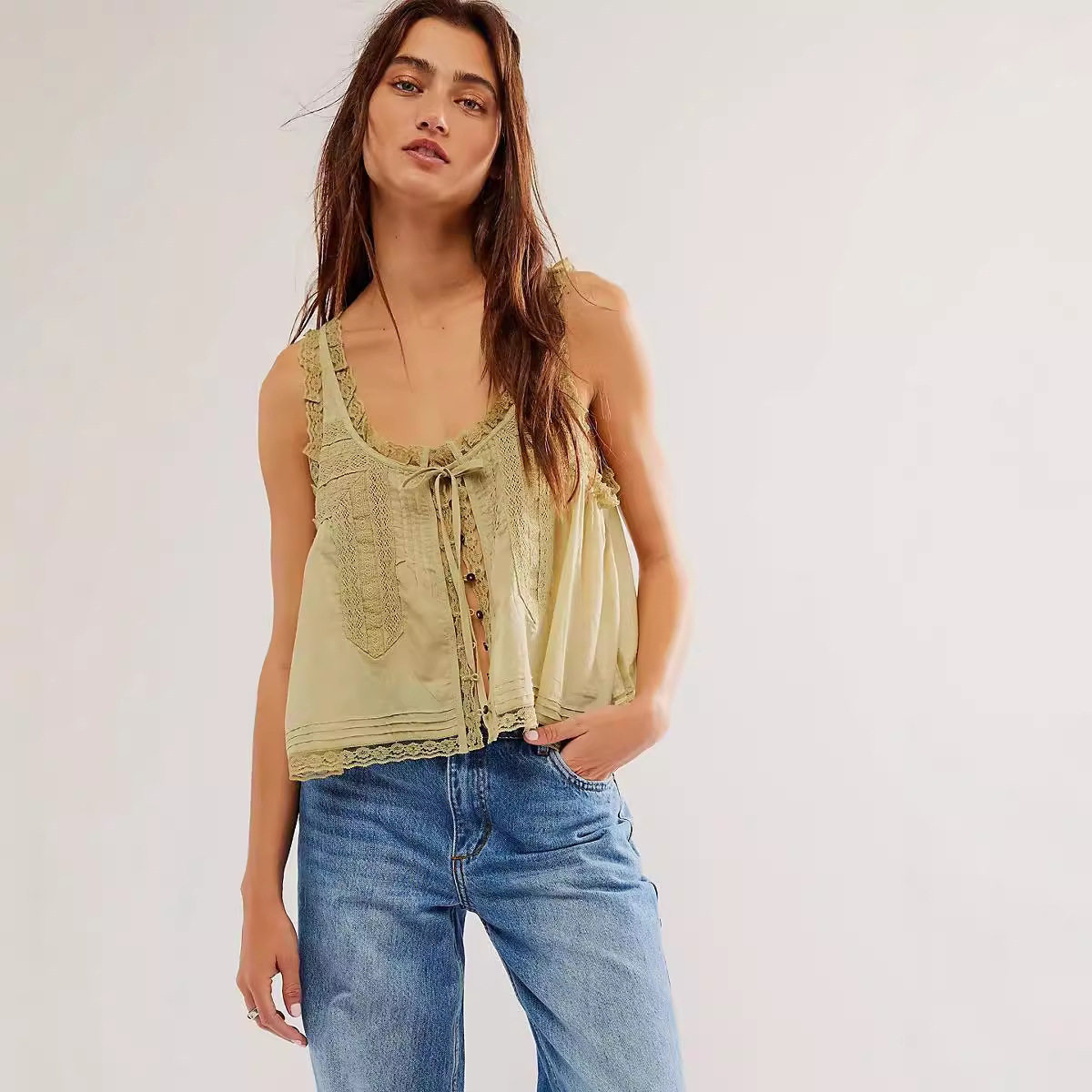 蕾丝花边甜美修身小吊带背心夏季上衣 Lace halter top for women