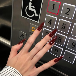 纯手工美甲穿戴甲成品纯色美甲酒红红色新娘显白中长款 2024新年款