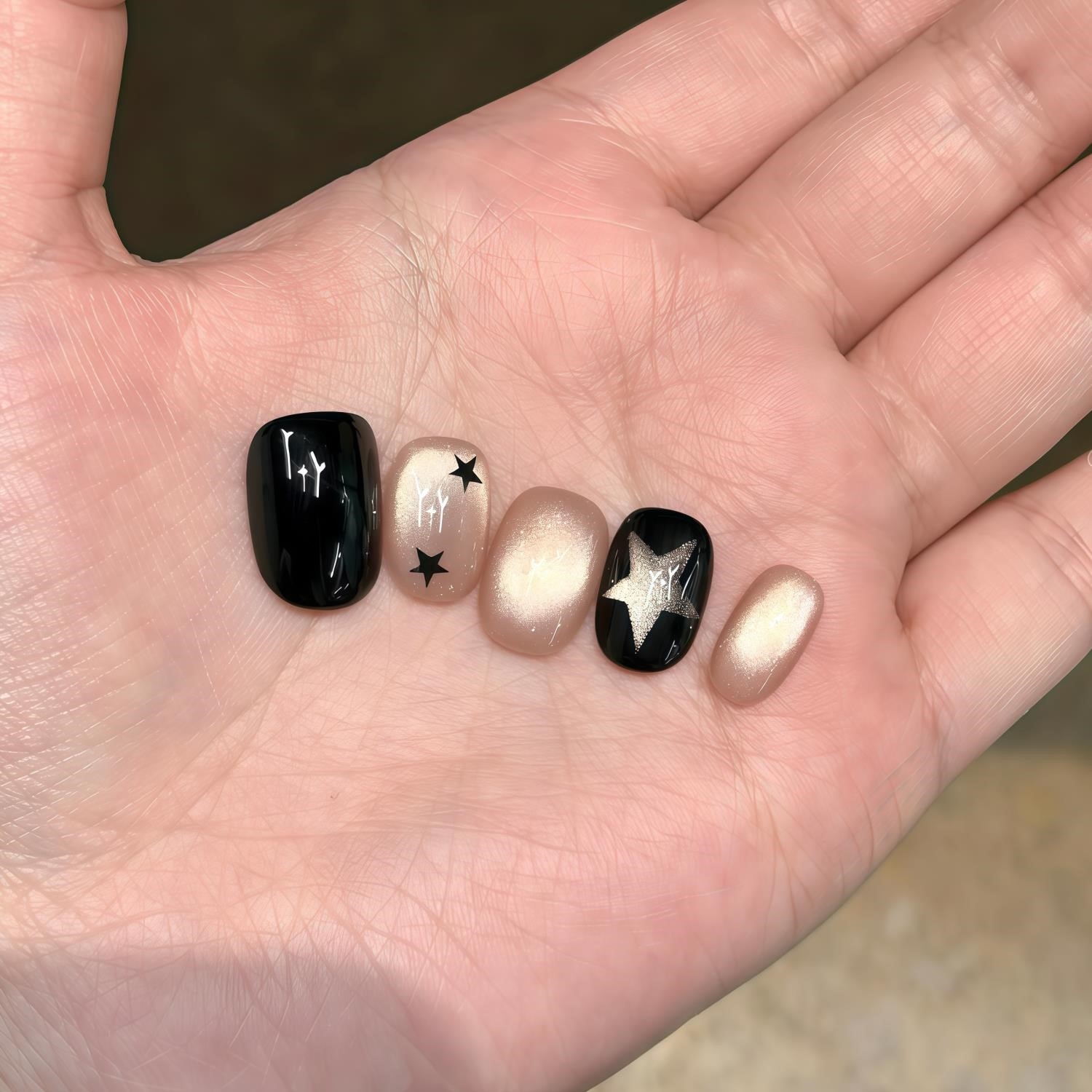 纯手工穿戴甲短款黑色星星猫眼高级显白爆闪甲片学生辣妹成品美甲