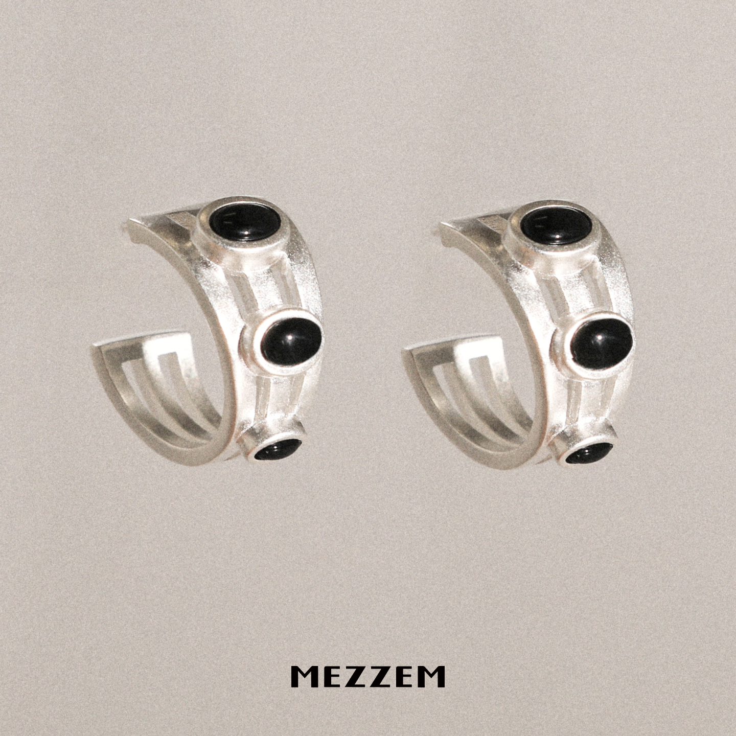 MEZZEM x LOPHNE黑玛瑙圆耳钉 原创小众设计高级感独特精致耳饰