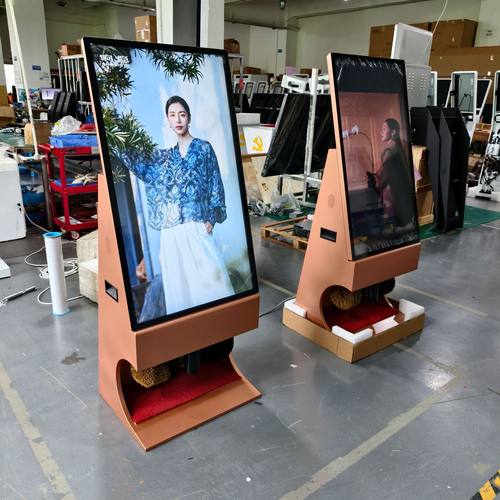 43寸立式擦鞋广告机斜面金色款酒店商场清洁皮鞋智能营销机器人屏
