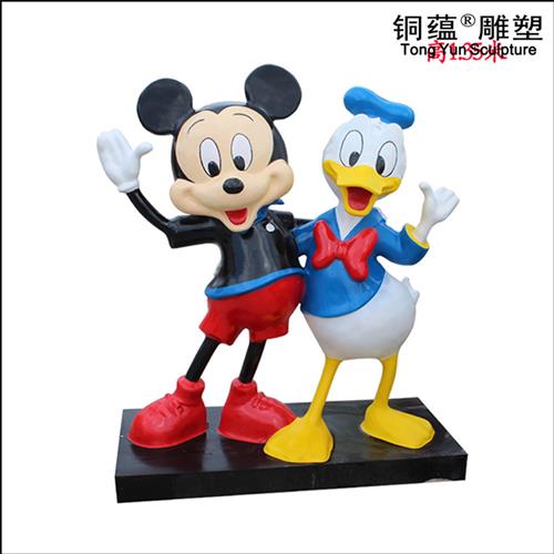 室外玻璃钢卡通雕塑门口摆件动漫电影卡通彩绘卡通吉祥物雕塑厂家