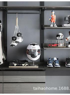 简约样板房男孩衣帽间房饰品运动球主题儿童房书桌头盔熊组合摆件