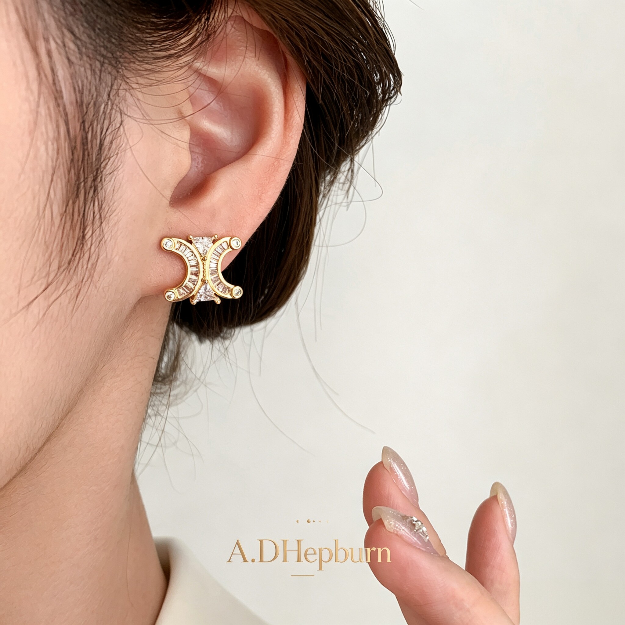 A.DHepburn双C镶钻防过敏耳钉女
