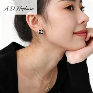 A.DHepburn双C字母耳钉女款耳环