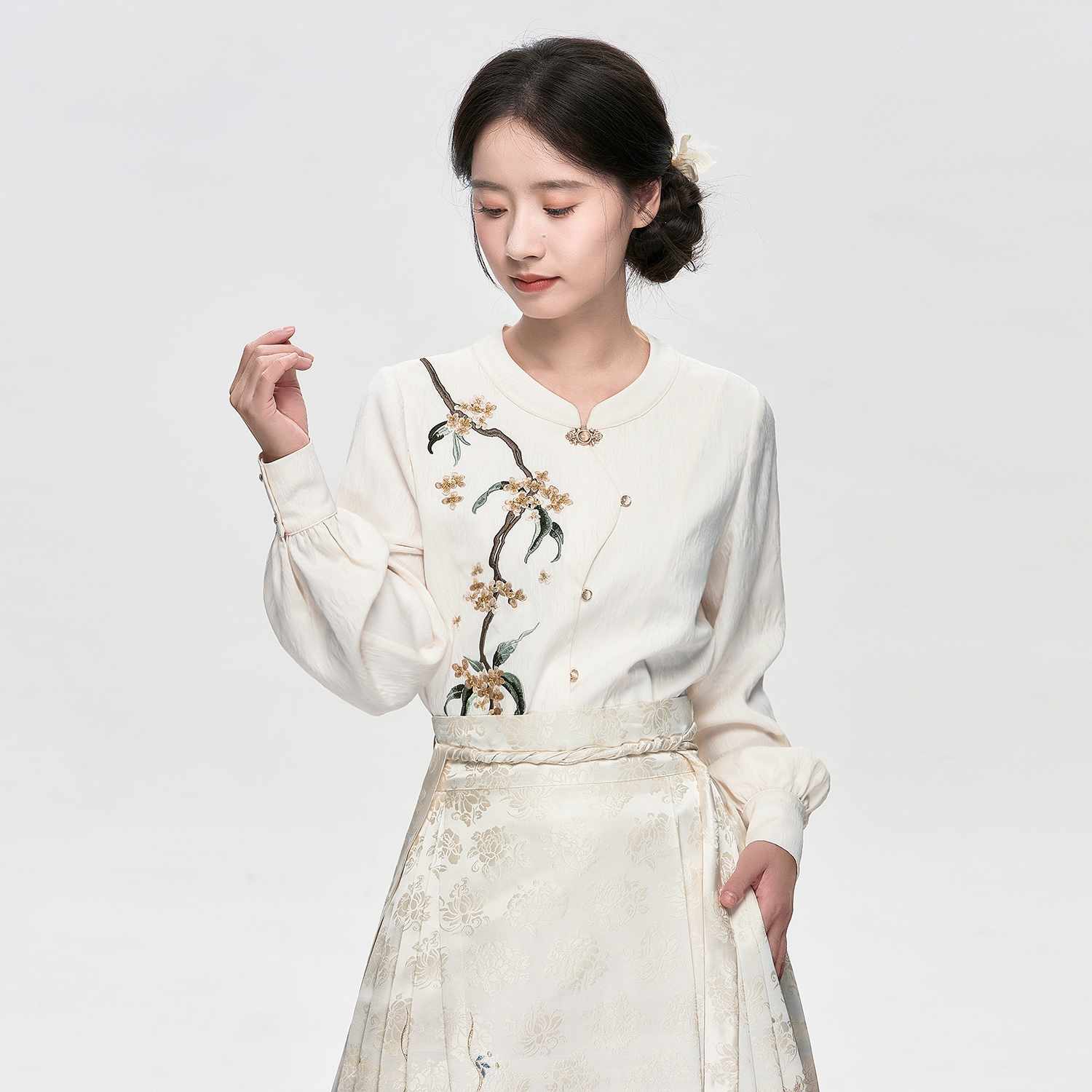 星河汉歌刺绣马面裙上衣新中式