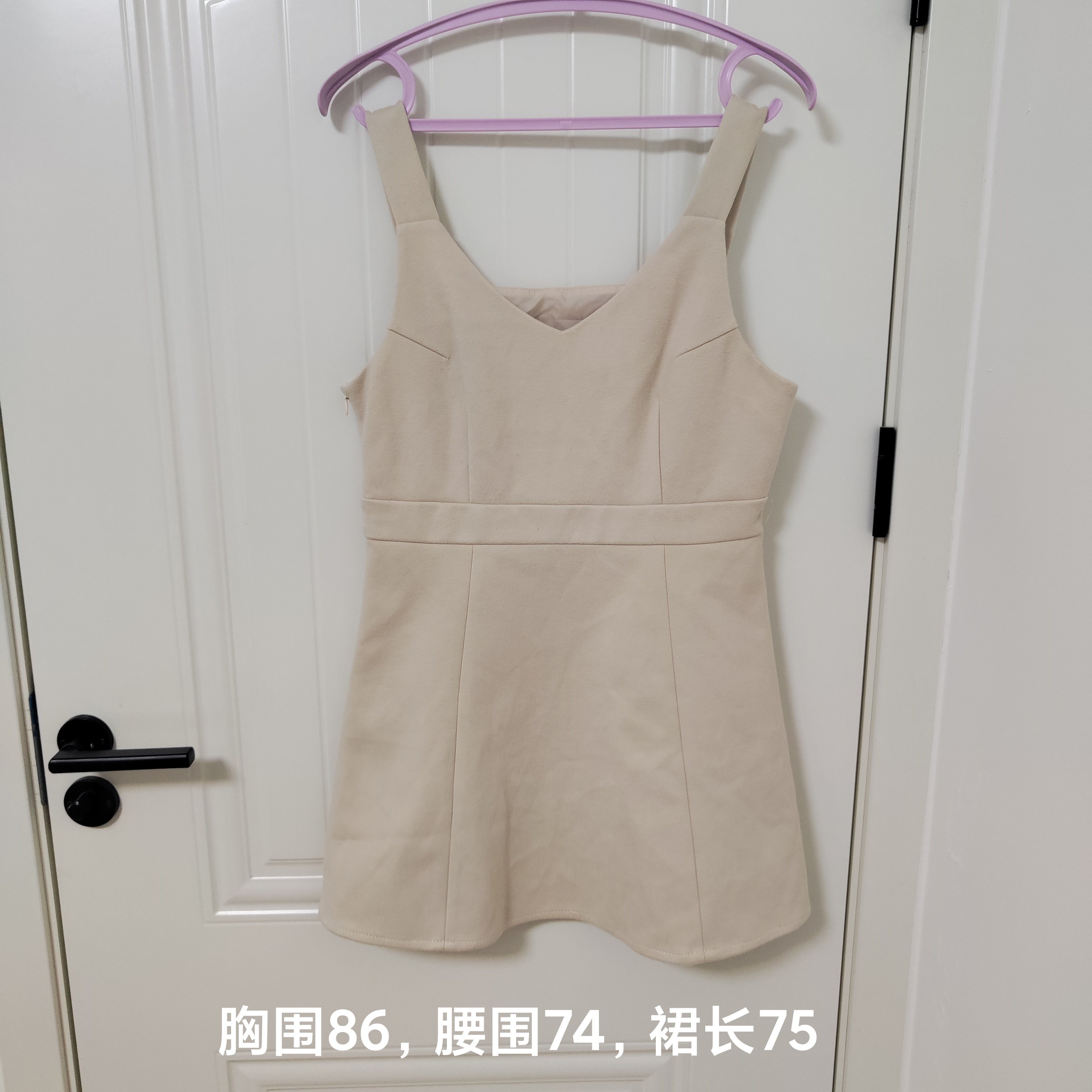 小清新乳白色春秋薄款毛呢背心裙连衣裙