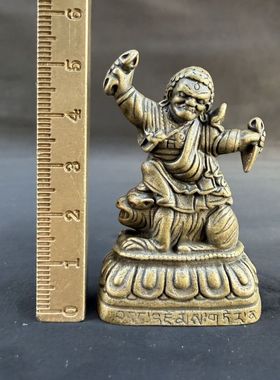 尼泊尔工艺仿古藏传利马铜忿怒莲师密宗佛像家居供奉随身小摆件