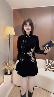 新中式金竹丝绒套装裙2026春季新款盘扣斜襟中长款修身上衣+短裤