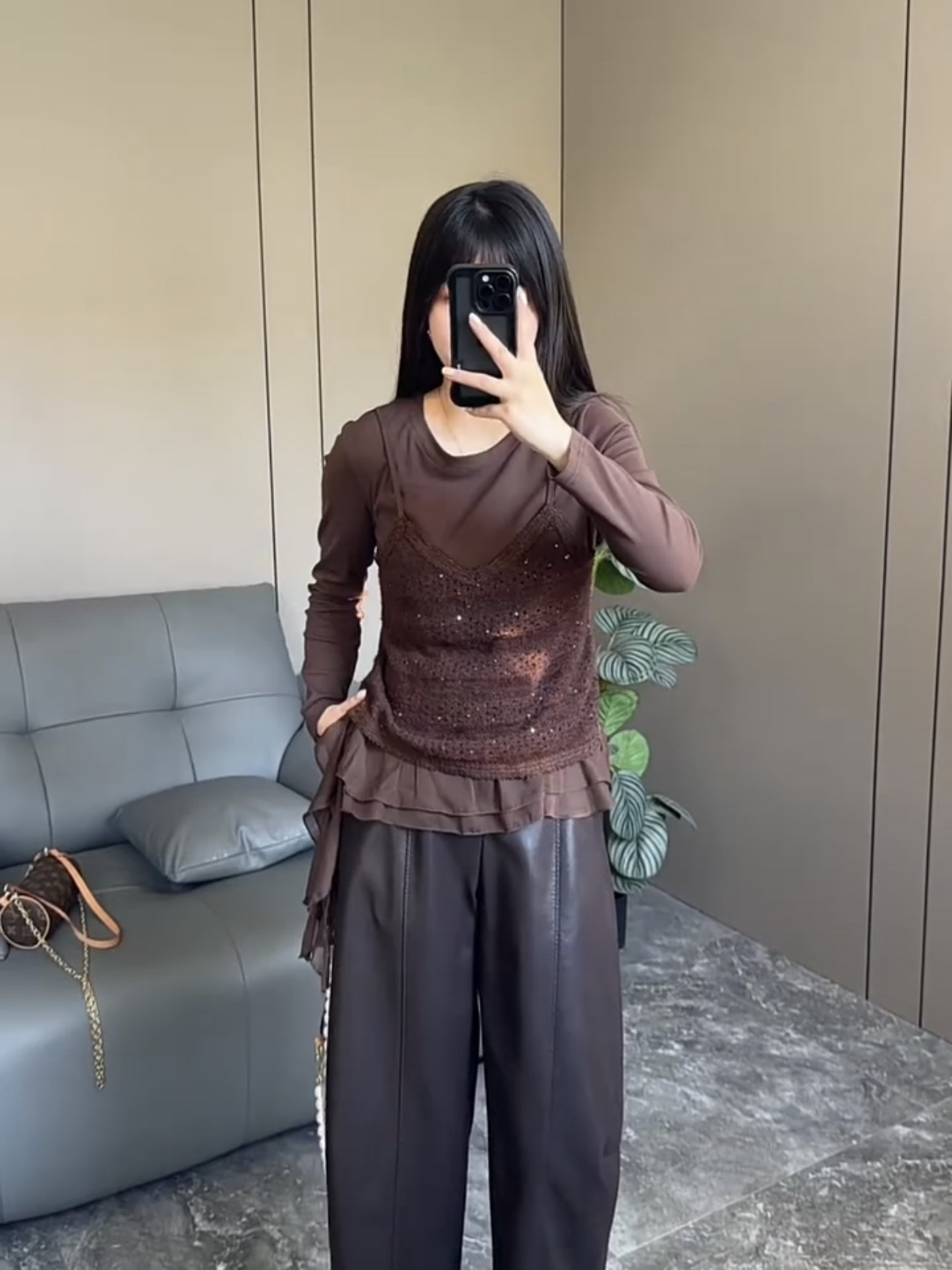 高级感蕾丝亮片吊带拼接假两件T恤女秋新款轻奢时尚飘带设计上衣