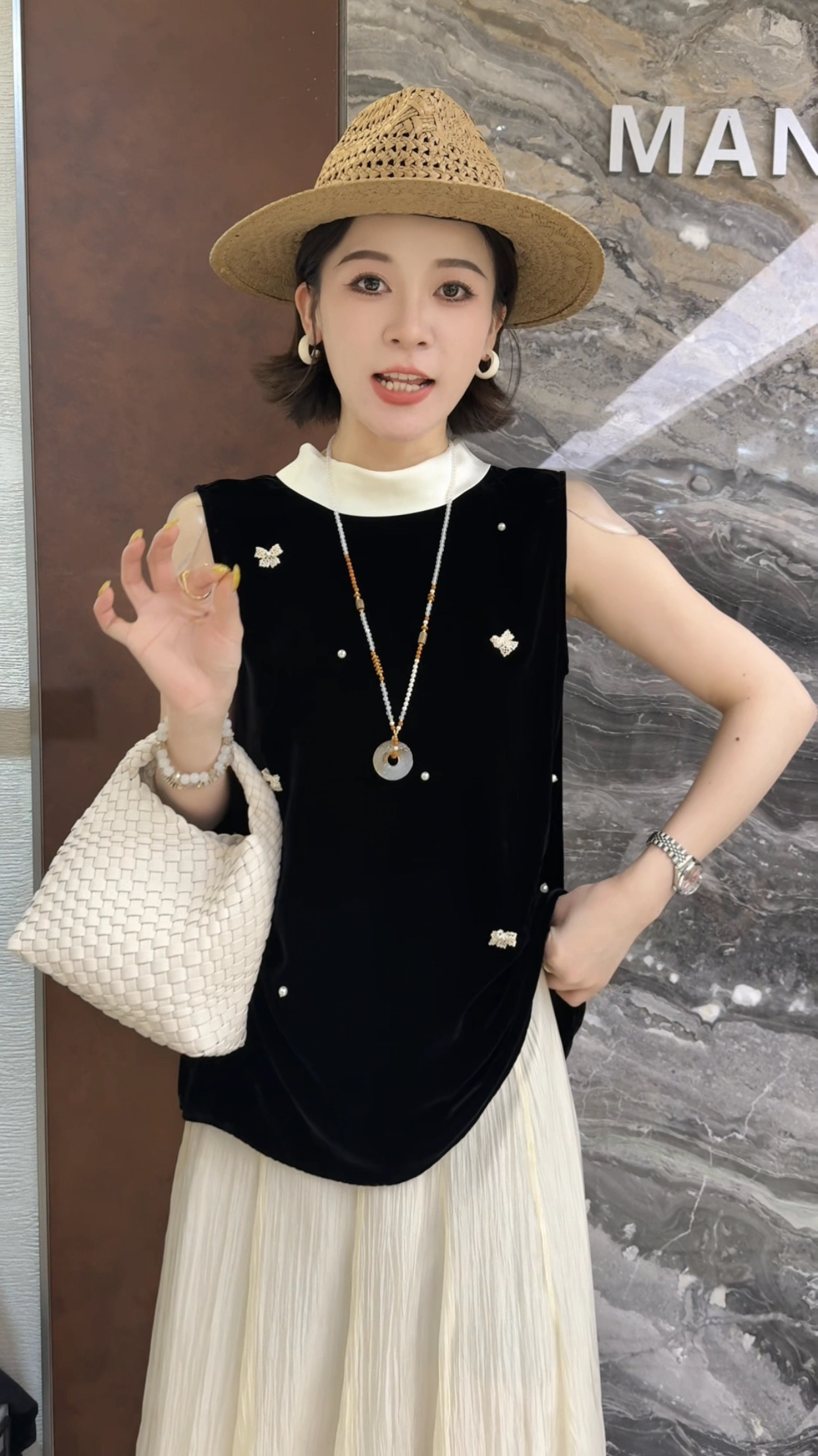 法式2026早秋重工蝴蝶结丝钉珠绒无袖背心女气质高端宽松通勤上衣