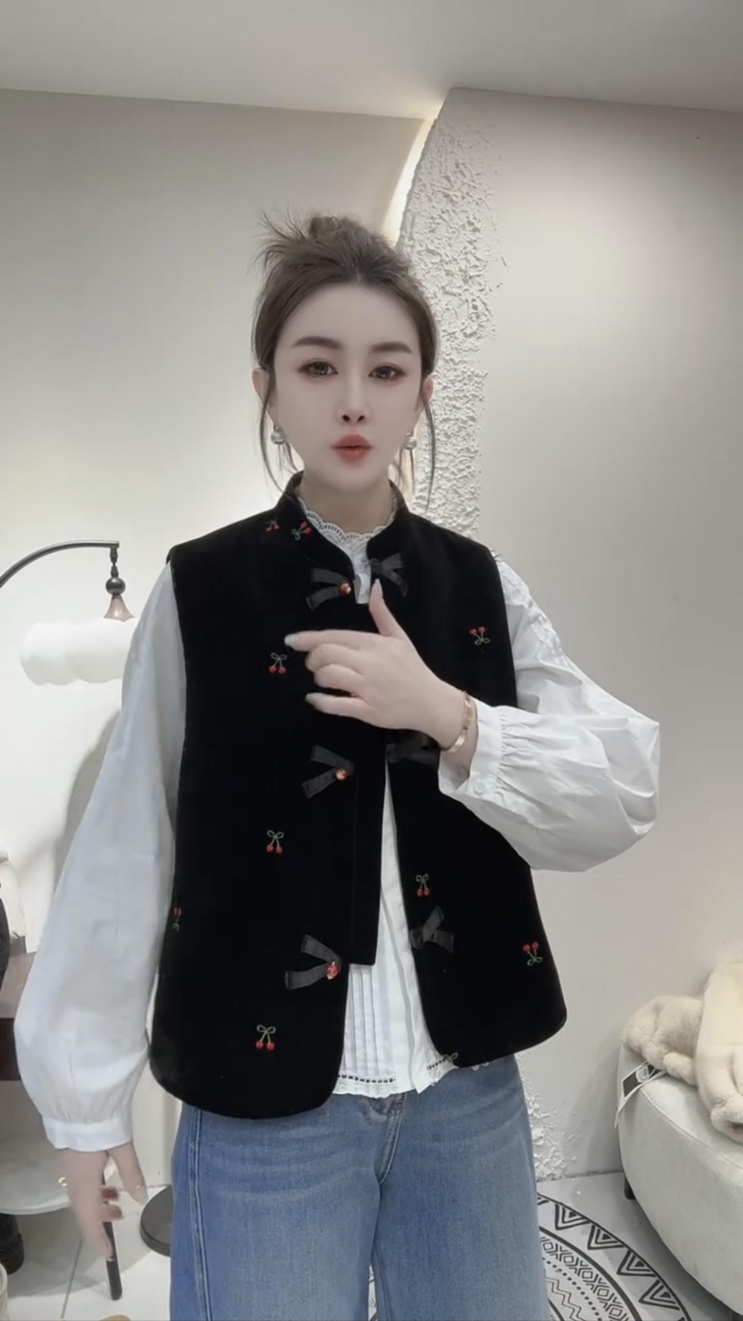 春款新中式立领盘扣丝绒马甲减龄