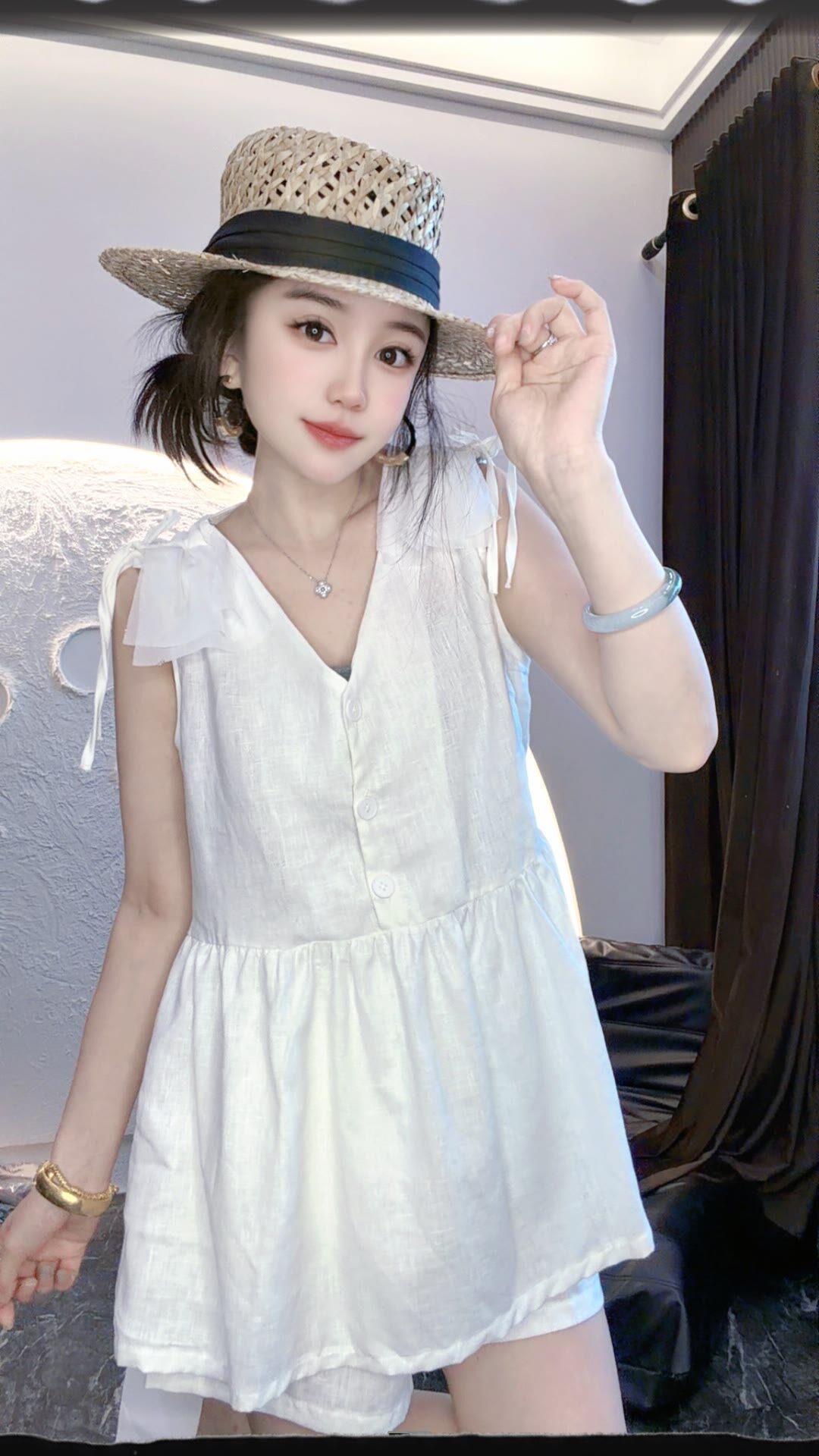 欧货2026夏季新款V领无袖何叶边衬衫女显瘦洋气漂亮上衣短裤套装