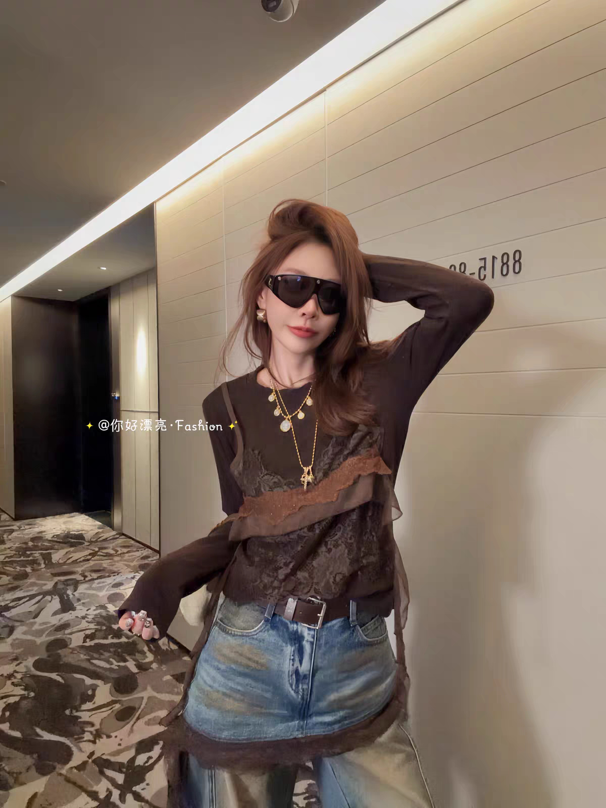 2026秋新款法式时尚长袖蕾丝吊带拼接假两件上衣女修身绝美打底衫