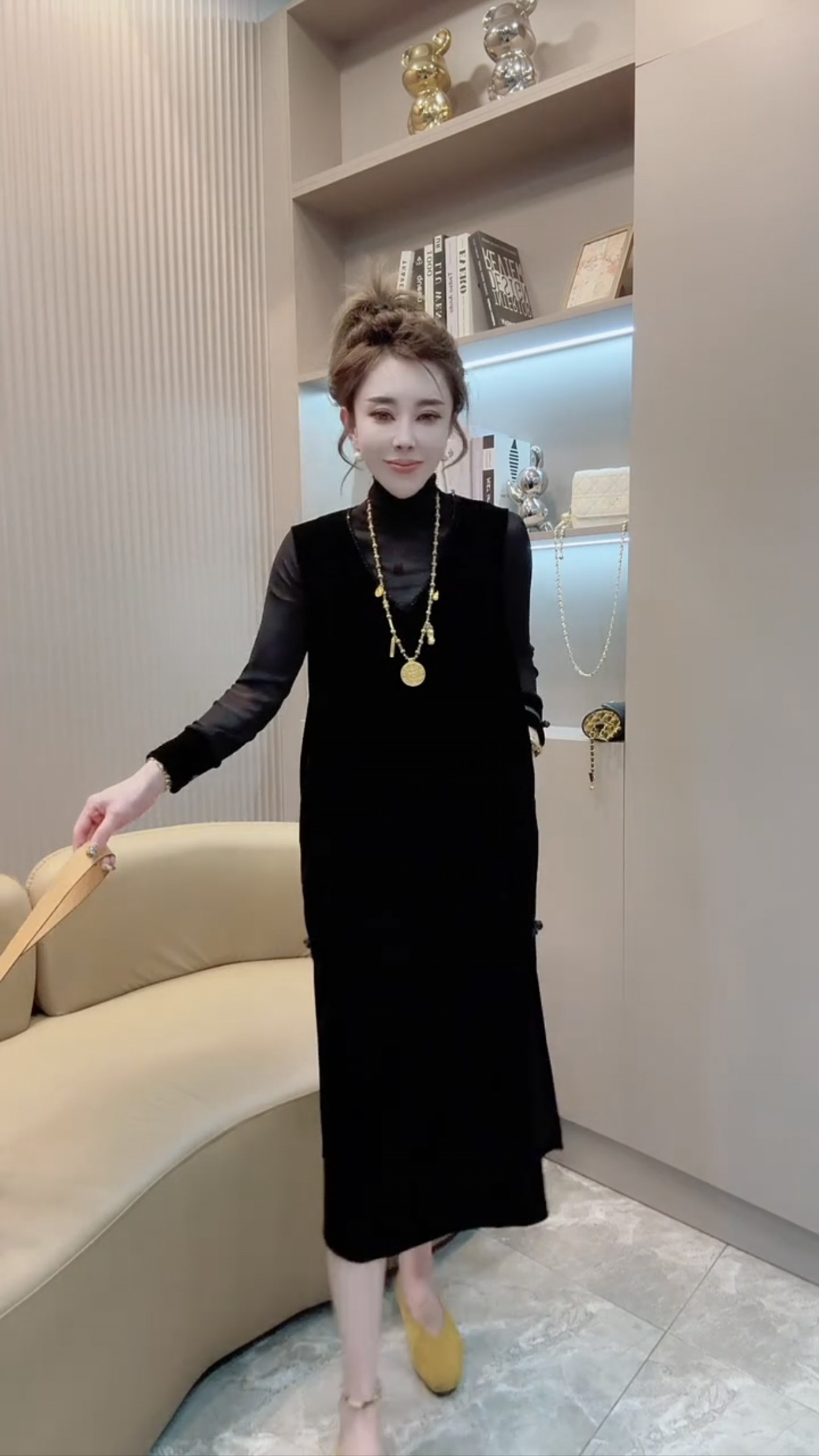 新中式盘串珠丝绒背心连衣裙高领薄网纱打底衫套装中长款气质黑裙