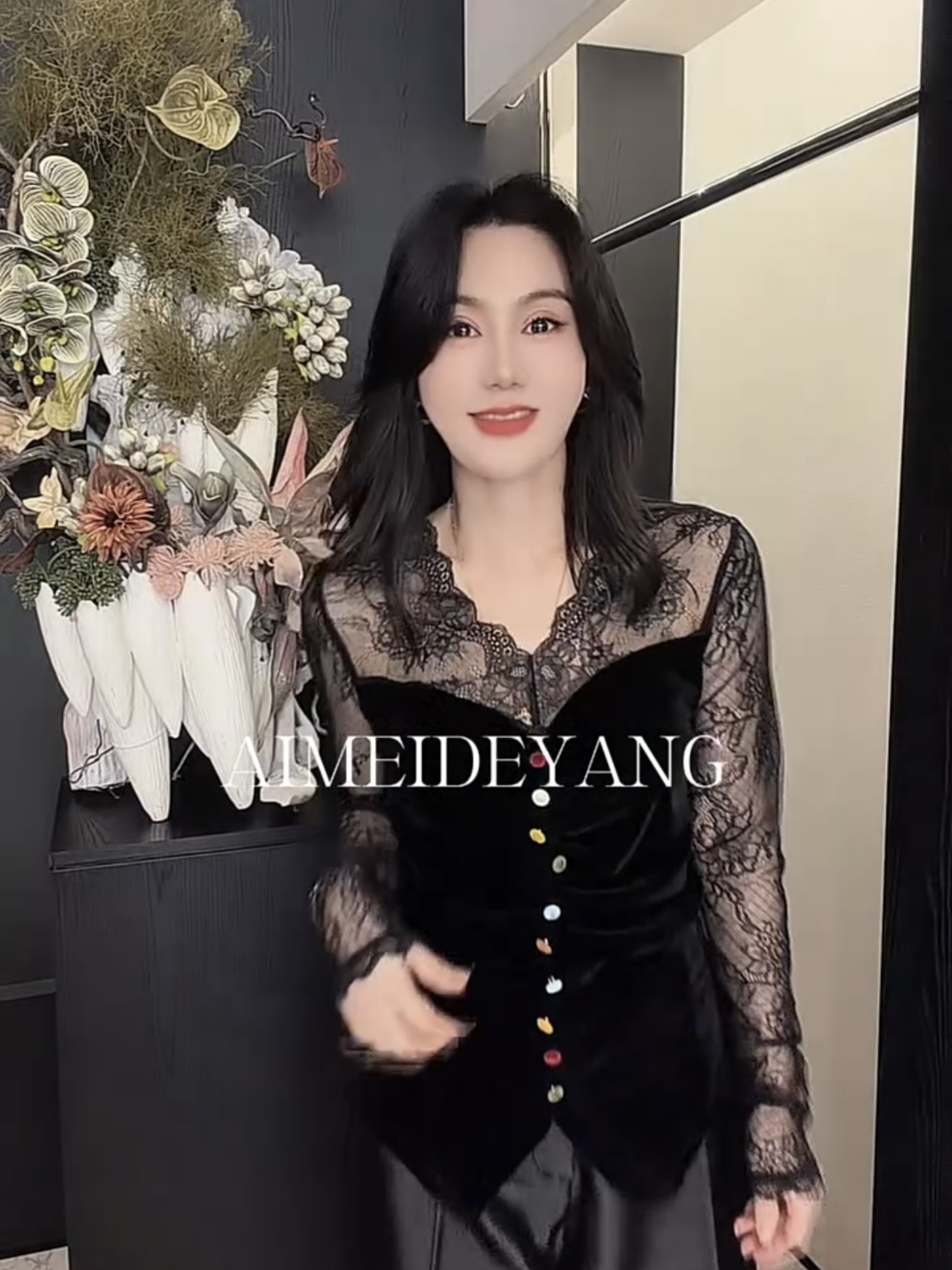 法式性感女人味V领蕾丝拼接丝绒褶皱修身显瘦纯欲长袖衬衫上衣潮