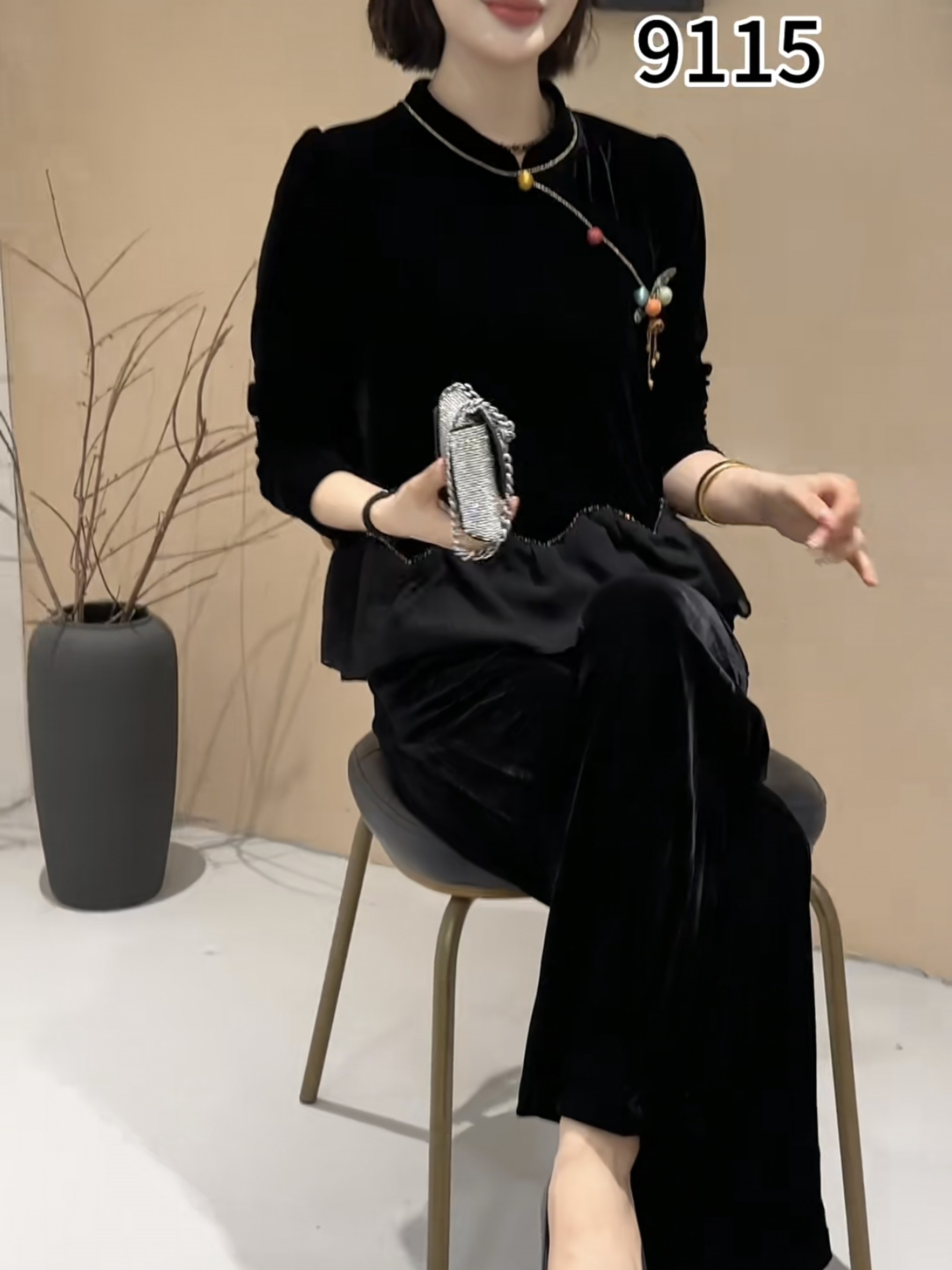 早秋2026新中式立领盘扣荷叶边长袖金丝绒上衣女宽松高级感打底衫