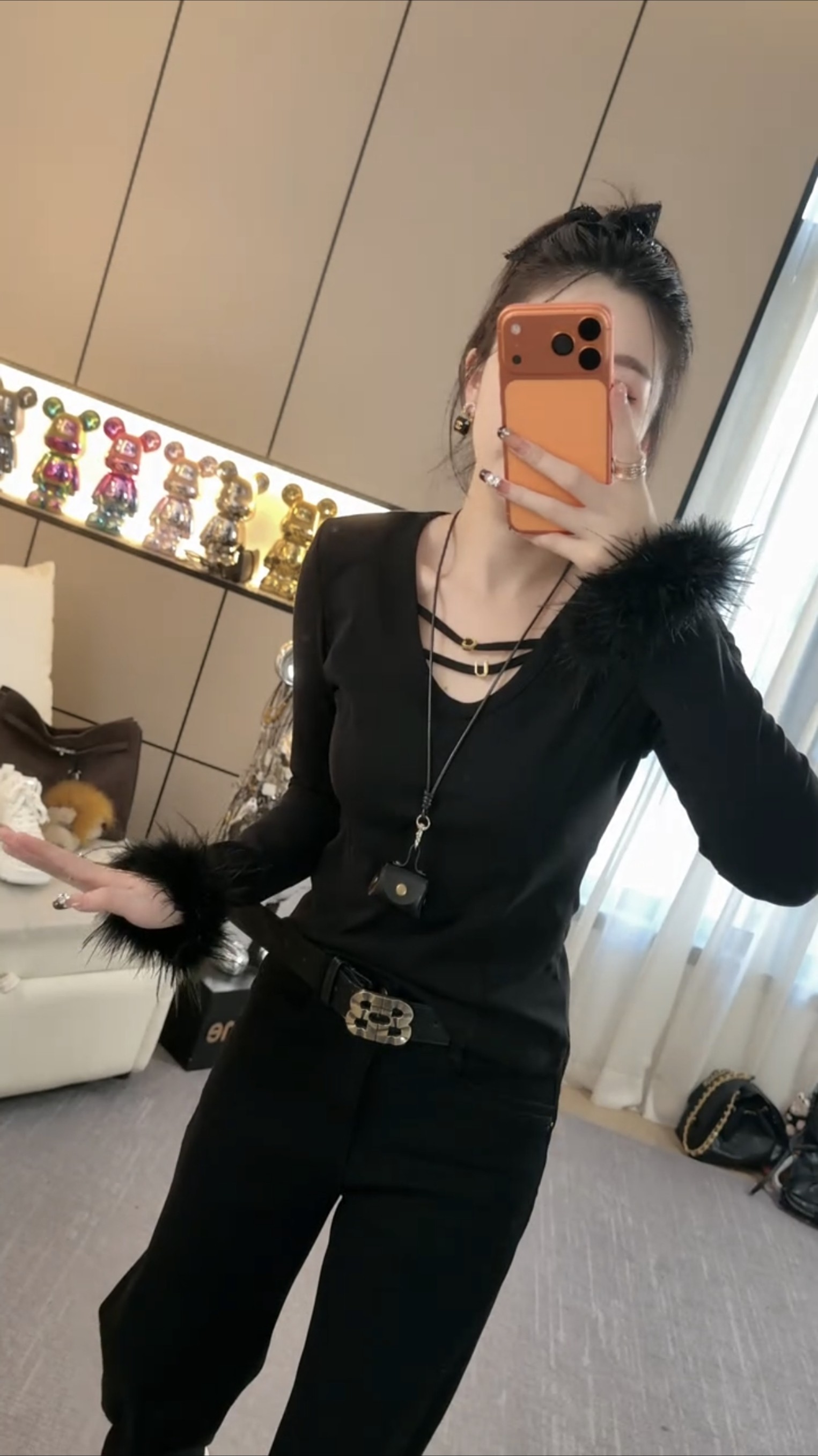 欧货极简风V领毛毛袖T恤打底衫